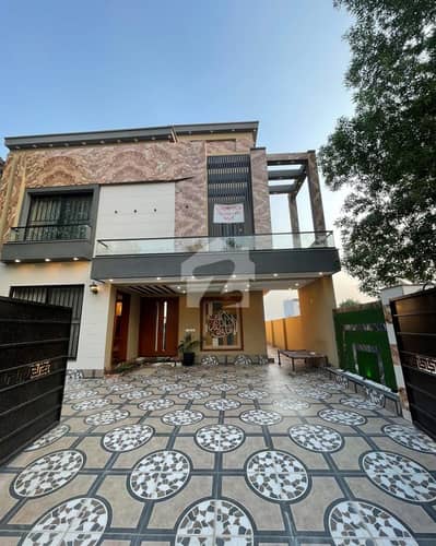 10 MARLA HOUSE FOR SALE AT INVESTOR RATE IN BAHRIA TOWN LAHORE