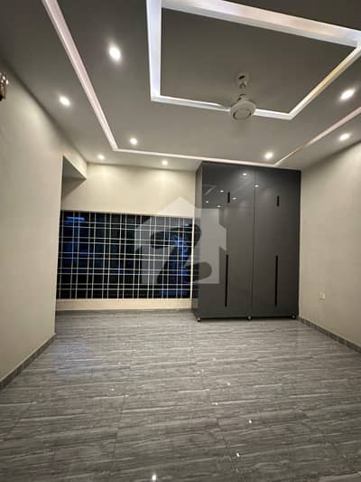 1 Kanal Separate Entrance Upper Portion For Rent With Gas
