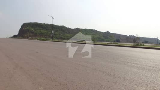 Residential Plot Of 1 Kanal Is Available For sale In Park Enclave 2