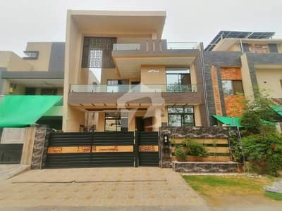 10 Marla With Basement House For Sale  owner build house