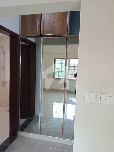 10 Marla 3 bed new Flat Available For Rent In Askari 10 Sector f Lahore