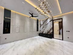 MOST DEMANDED LOCATION 10 MARLA DESIGNER HOUSE. A+ CONSTRUCTION & LUXURY LIVING
