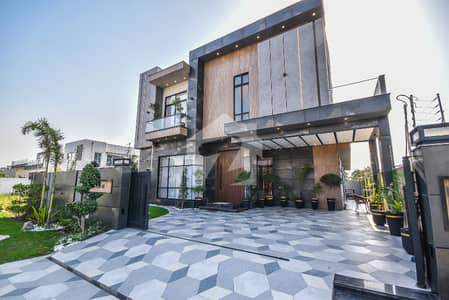 ONE KANAL ULTRA MODERN HOUSE FOR SALE NEAR DOLMEN MALL IN DHA PHASE 6