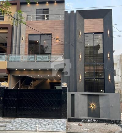 نشیمنِ اقبال فیز 2 نشیمنِ اقبال,لاہور میں 5 کمروں کا 5 مرلہ مکان 2.15 کروڑ میں برائے فروخت۔