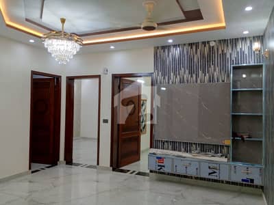 سن فورٹ گارڈنز لاہور میں 5 کمروں کا 5 مرلہ مکان 2.85 کروڑ میں برائے فروخت۔