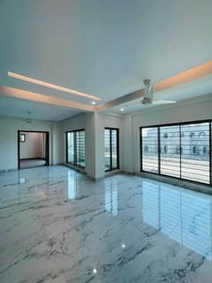 12 Marla Brand New 4 BED Flat Available For Rent In Askari 10 Sec S Lahore