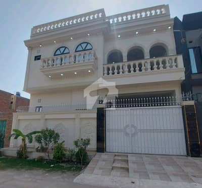ملتان پبلک سکول روڈ ملتان میں 5 کمروں کا 5 مرلہ مکان 1.65 کروڑ میں برائے فروخت۔