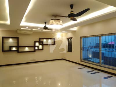 1 Kanal Ne Modern Out House Prime Hot For Sale dha Phase4 Near Park 1 Kanal Ne Modern Out House Prime Hot For Sale dha Phase4 Near Park