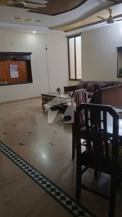 1 KANAL HOUSE HOT LOCATION NEAR MAIN ORANG LINE FAMILY AND OFFICE