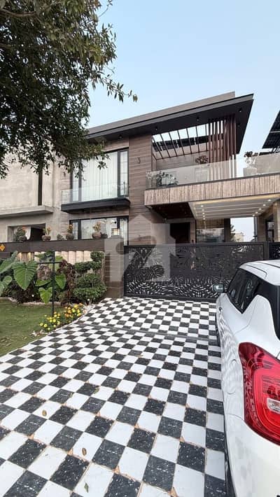 ڈی ایچ اے فیز 6 - بلاک ڈی فیز 6,ڈیفنس (ڈی ایچ اے),لاہور میں 4 کمروں کا 10 مرلہ مکان 2.7 لاکھ میں کرایہ پر دستیاب ہے۔