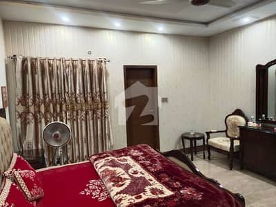الجلیل گارڈن لاہور میں 5 کمروں کا 10 مرلہ مکان 1.1 لاکھ میں کرایہ پر دستیاب ہے۔