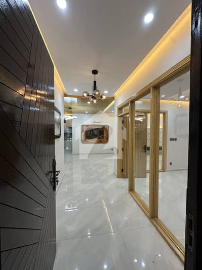 3 bedroom fully renovated apartment available for sale in F11 3 bedroom fully renovated apartment available for sale in F11