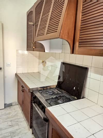HOUSE FOR RENT IN F-7