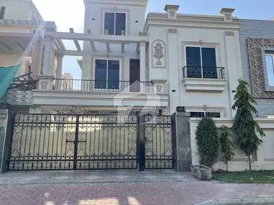 BRAND NEW HOUSE VICTORIAN DESIGNI 10 MARLA HOUSE AT SUPER LOCATION AVAILABLE FOR SALE