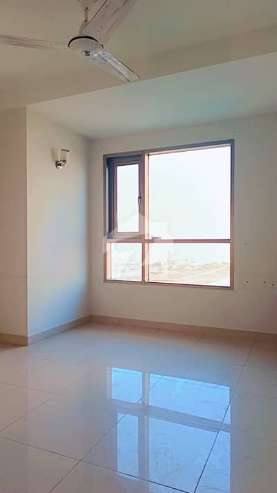 ULTRALUXE WATERFRONT RESIDENCE: COVETED 2-BEDROOM PARTIAL SEA-FACING MID-FLOOR APARTMENT FOR SALE IN REEF TOWER, EMAAR OCEANFRONT ULTRALUXE WATERFRONT RESIDENCE: COVETED 2-BEDROOM PARTIAL SEA-FACING MID-FLOOR APARTMENT FOR SALE IN REEF TOWER, EMAAR OCEANFRONT