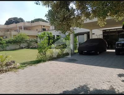 2KANAL FACING PARK BUNGALOW FOR SALE IN VALENCIA TOWN LAHOORE