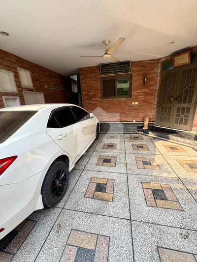 10 Marla Luxurious 2 Storey House For Urgent Sale