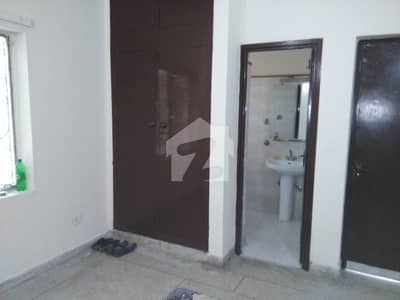 HOUSE FOR RENT IN F-7