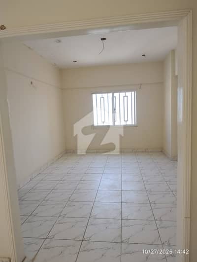 3 bed d. d New lease (loan applicable) Flat For Sale