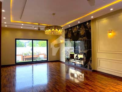 "YOUR DREAM BUNGALOW AWAITS : PRIME LOCATION AVAILABLE FOR RENT