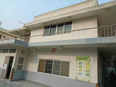SPACIOUS 700 YARD BUNGALOW AVAILABLE FOR RENT