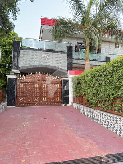 Beautiful 3 Bedroom House for Rent with Drawing Dining & Parking