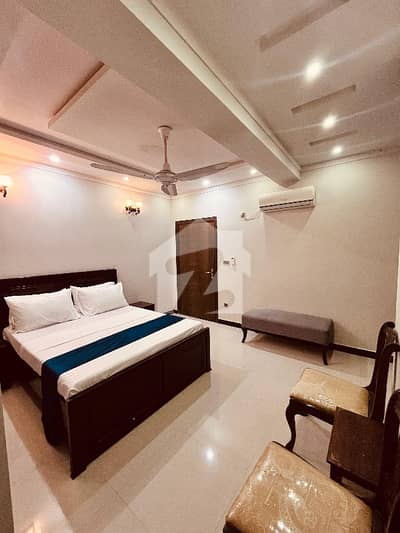 fully furnished 14 beds 15 washrooms House For Rent