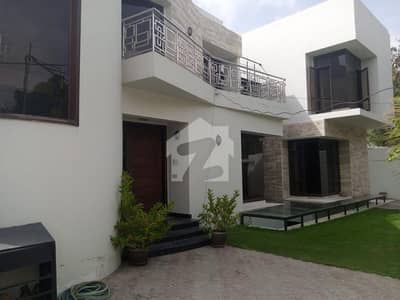 Executive Office Available In Very Reasonable Demand just 1 Call Other Options Are Available As Per Ur Requirment Leading Real Estate In Comercial Area