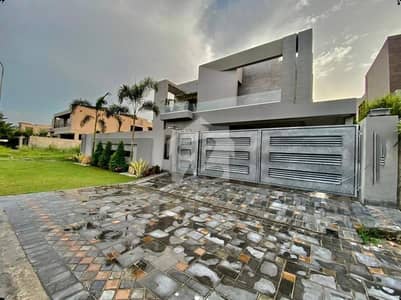 1 KANAL BUNGALOW | IMMACULATE. ICONIC. UNMISSABLE DHA LAHORE'S BEST BLOCK 1 KANAL BUNGALOW | IMMACULATE. ICONIC. UNMISSABLE DHA LAHORE'S BEST BLOCK