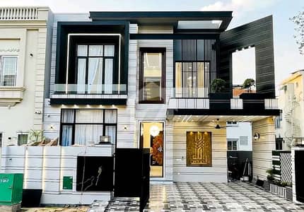 10 Marla Luxury Upper Portion is Available For Rent in Bahria Town Lahore 10 Marla Luxury Upper Portion is Available For Rent in Bahria Town Lahore