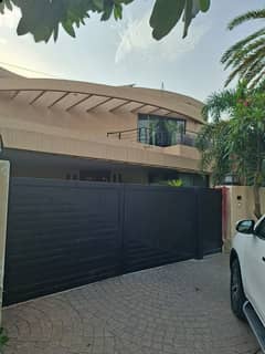 SYED BROTHERS PROUDLY OFFERS: 1-Kanal Elegant And Fully Maintained Bungalow Is Available In The Best Block Of DHA Lahore.