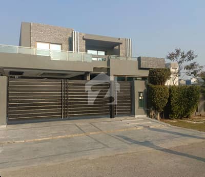 SYED BROTHERS PROUDLY OFFERS: 1-Kanal Elegant And Fully Maintained Old Bungalow Is Available In The Best Block Of DHA Lahore. SYED BROTHERS PROUDLY OFFERS: 1-Kanal Elegant And Fully Maintained Old Bungalow Is Available In The Best Block Of DHA Lahore.