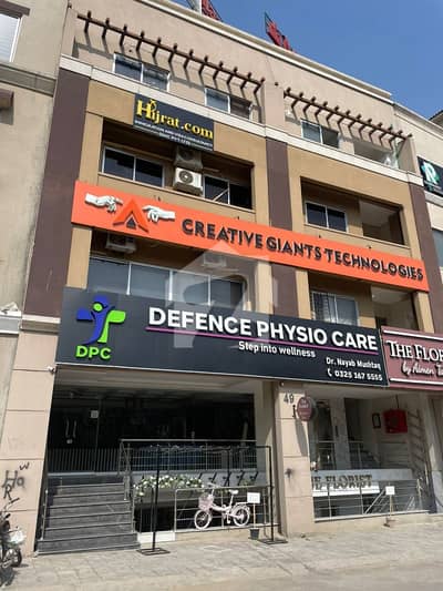 HUB COMMERCIAL 3RD FLOOR 2 BED NON FURNISHED FLAT WITH GASS FULLY FAMILY PLAZA AVAILABLE FOR RENT AT BAHRIA TOWN PHASE 8 RAWALPINDI ISLAMABAD