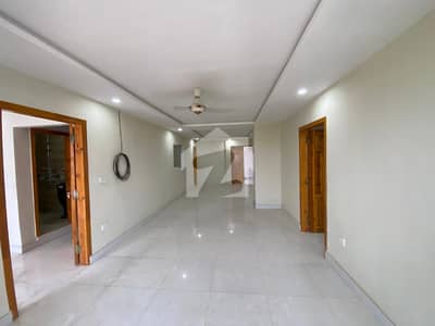 3 bedrooms Unfurnished Appartment Available For Rent In E11 4 3 bedrooms Unfurnished Appartment Available For Rent In E11 4