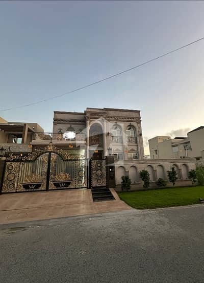 ڈی ایچ اے فیز 8 ڈیفنس (ڈی ایچ اے),لاہور میں 3 کمروں کا 1 کنال بالائی پورشن 1.25 لاکھ میں کرایہ پر دستیاب ہے۔ ڈی ایچ اے فیز 8 ڈیفنس (ڈی ایچ اے),لاہور میں 3 کمروں کا 1 کنال بالائی پورشن 1.25 لاکھ میں کرایہ پر دستیاب ہے۔
