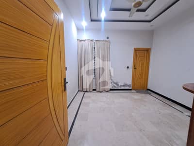ایچ ۔ 13 اسلام آباد میں 6 کمروں کا 5 مرلہ مکان 70.0 ہزار میں کرایہ پر دستیاب ہے۔