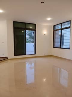 Chance Deal Luxurious 666 Sq Yard Bungalow DHA Phase 6