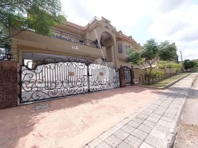 26 Marla Luxury House With Swimming Pool Phase 8