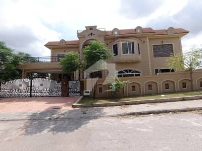26 Marla Luxury House With Swimming Pool Phase 8