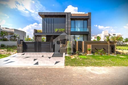 1 Kanal Modern Design House Available For Rent In DHA Phase 5 Lahore Near To Park