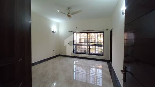 10 Marla Upper Portion Architects Society For Rent In UCP University And Shoukat Khanam