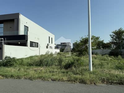 25 Marla Plot No 82 Urgent For Sale in DHA Phase 8 Block S Prime Location