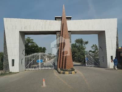 رائل بشیر گارڈن رحیم یار خان میں 1 کنال رہائشی پلاٹ 2.1 کروڑ میں برائے فروخت۔