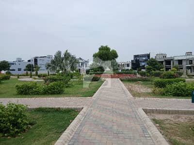 اتحاد گارڈن فیز 1 - بلاک اے اتحاد گارڈن فیز 1,اتحاد گارڈن,ایئر پورٹ روڈ,رحیم یار خان میں 1 کنال رہائشی پلاٹ 2.8 کروڑ میں برائے فروخت۔
