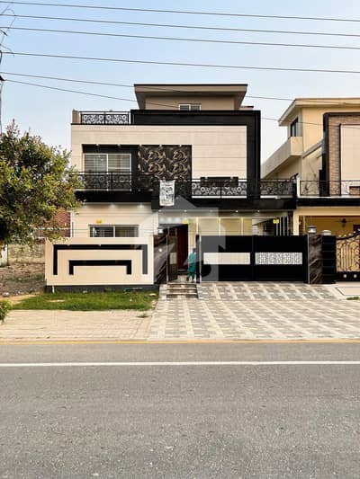 10 Marla Luxury House Available For Sale 10 Marla Luxury House Available For Sale