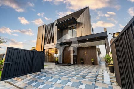 Facing Park Modern 1 Kanal House In DHA Phase 7 For Sale