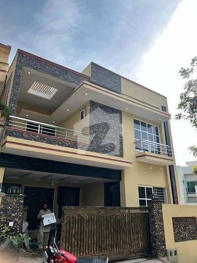 8 Marla 6 Bed Triple Unit House Available For Sale In DHA 1