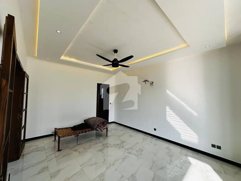 Brand New Upper Portion M5 Brand New Upper Portion M5