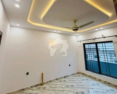 A 3200 Square Feet House In Islamabad Is On The Market For sale