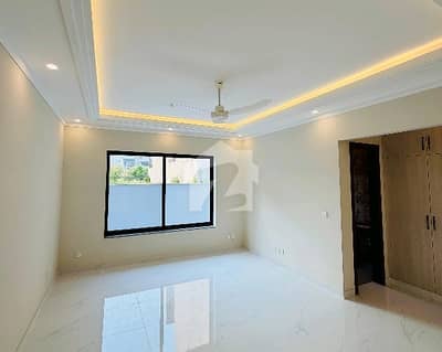 In G-9/4 House Sized 1500 Square Feet For sale